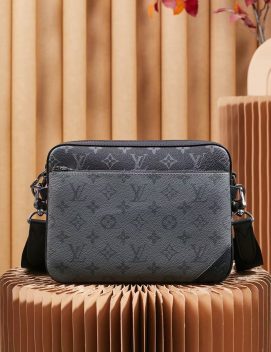 Louis Vuitton-Trio Messenger （25*17.5*7cm）